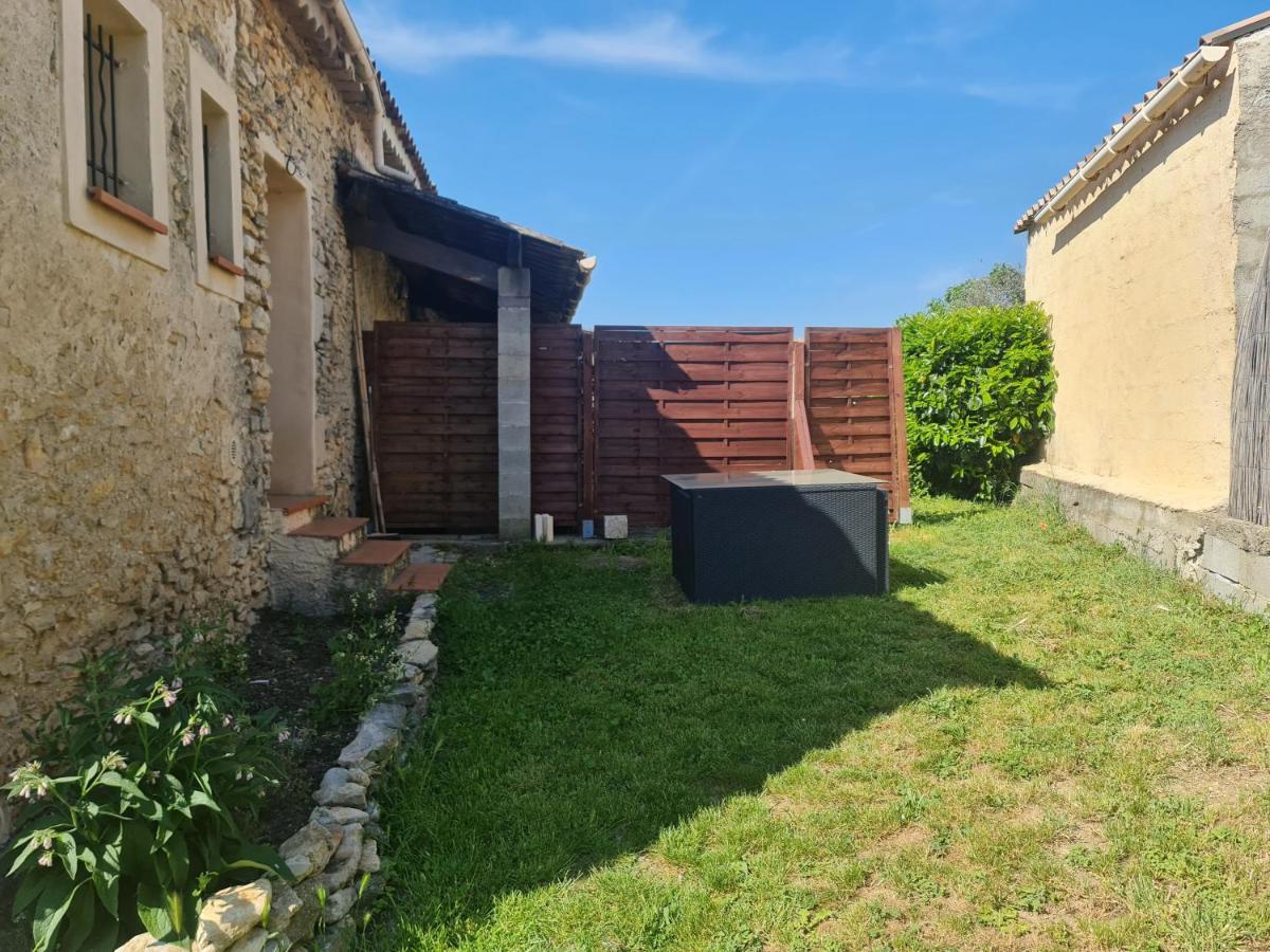 Le Gite De La Badassiere Apartamento Forcalquier Exterior foto